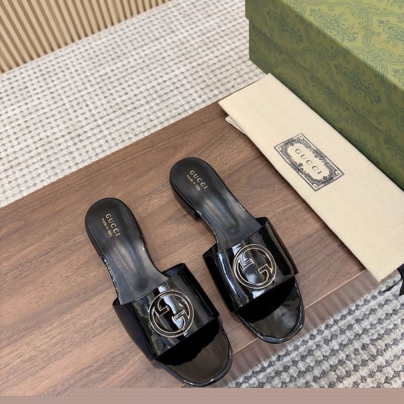 G*u*i slippers